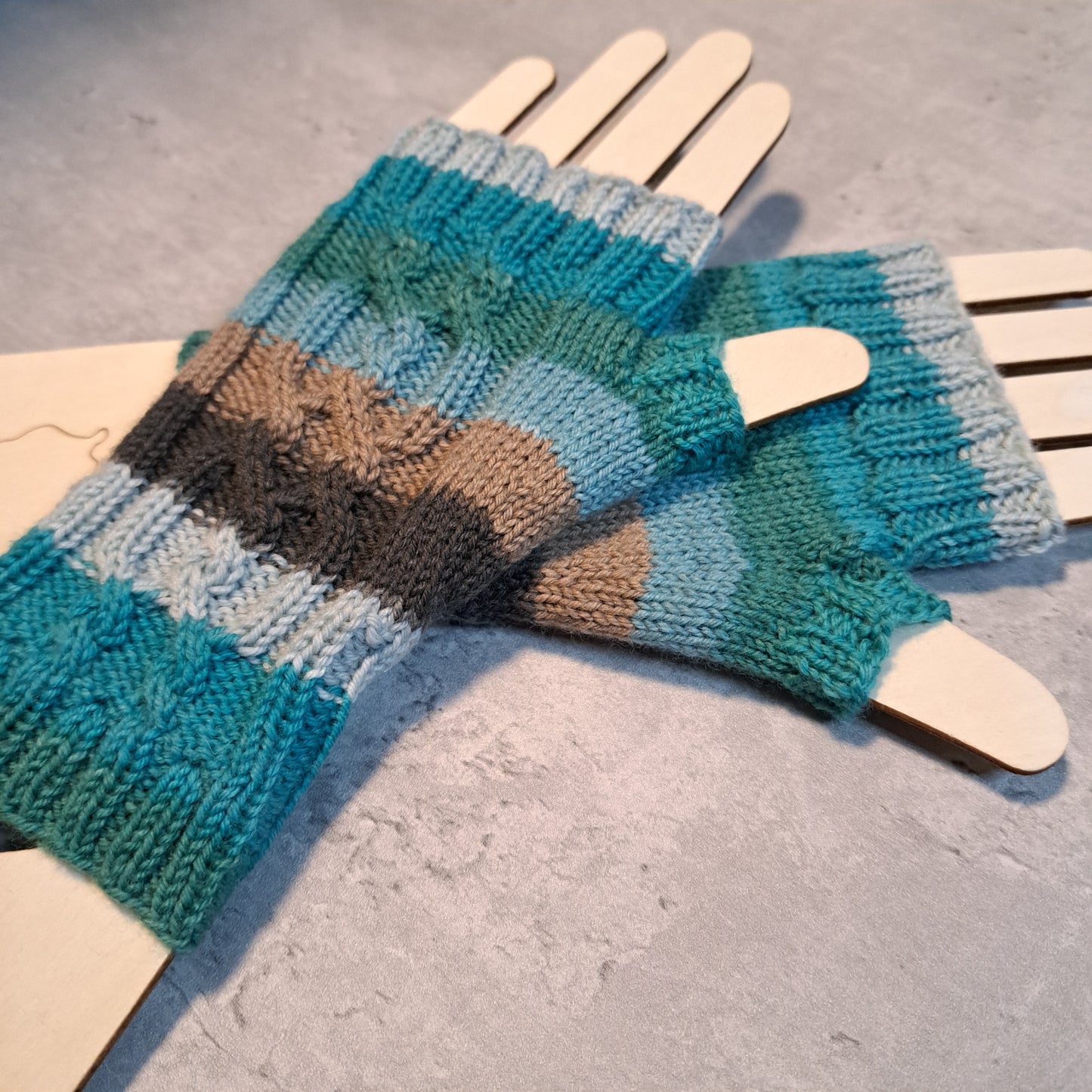 Handknit Fingerless Gloves/Hand Warmers, size small (24-06)