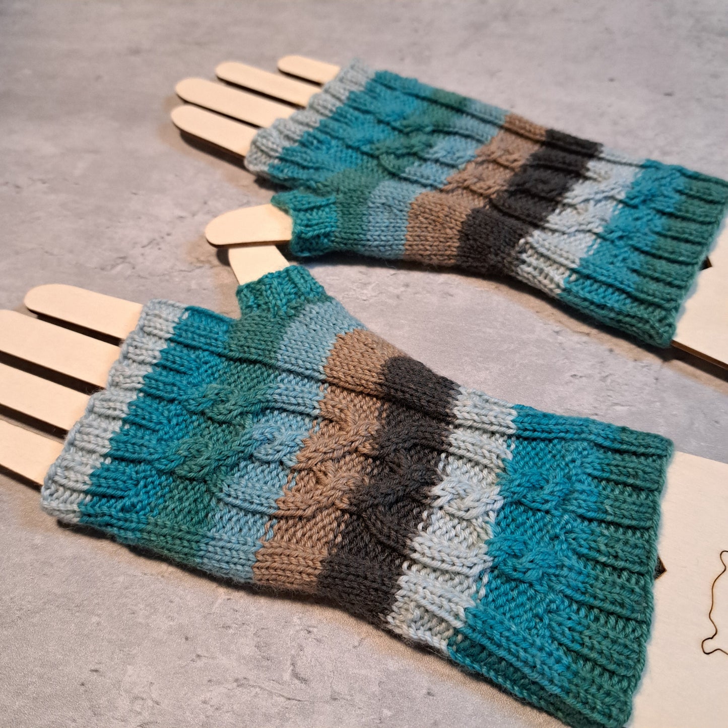 Handknit Fingerless Gloves/Hand Warmers, size small (24-06)