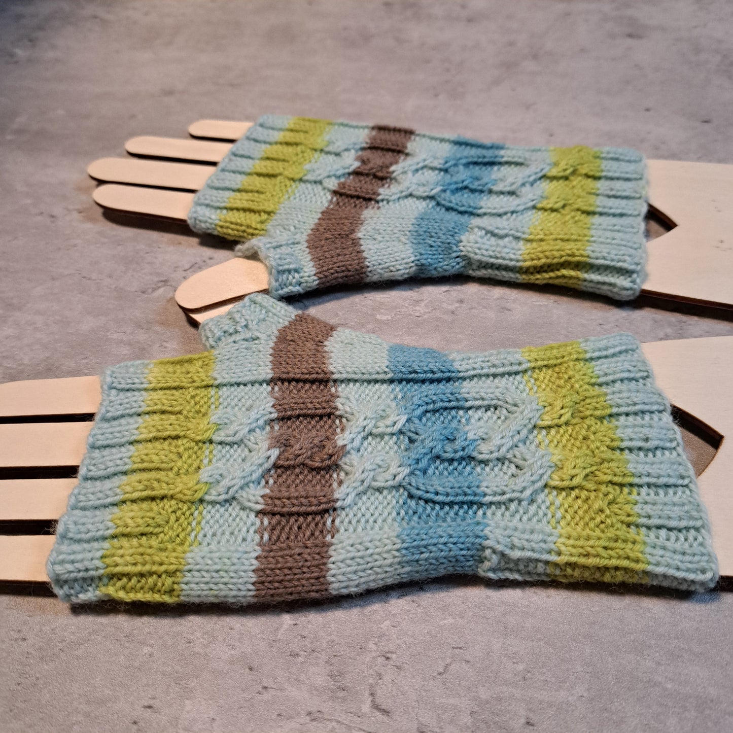 Handknit Fingerless Gloves/Hand Warmers, size small (22-03)