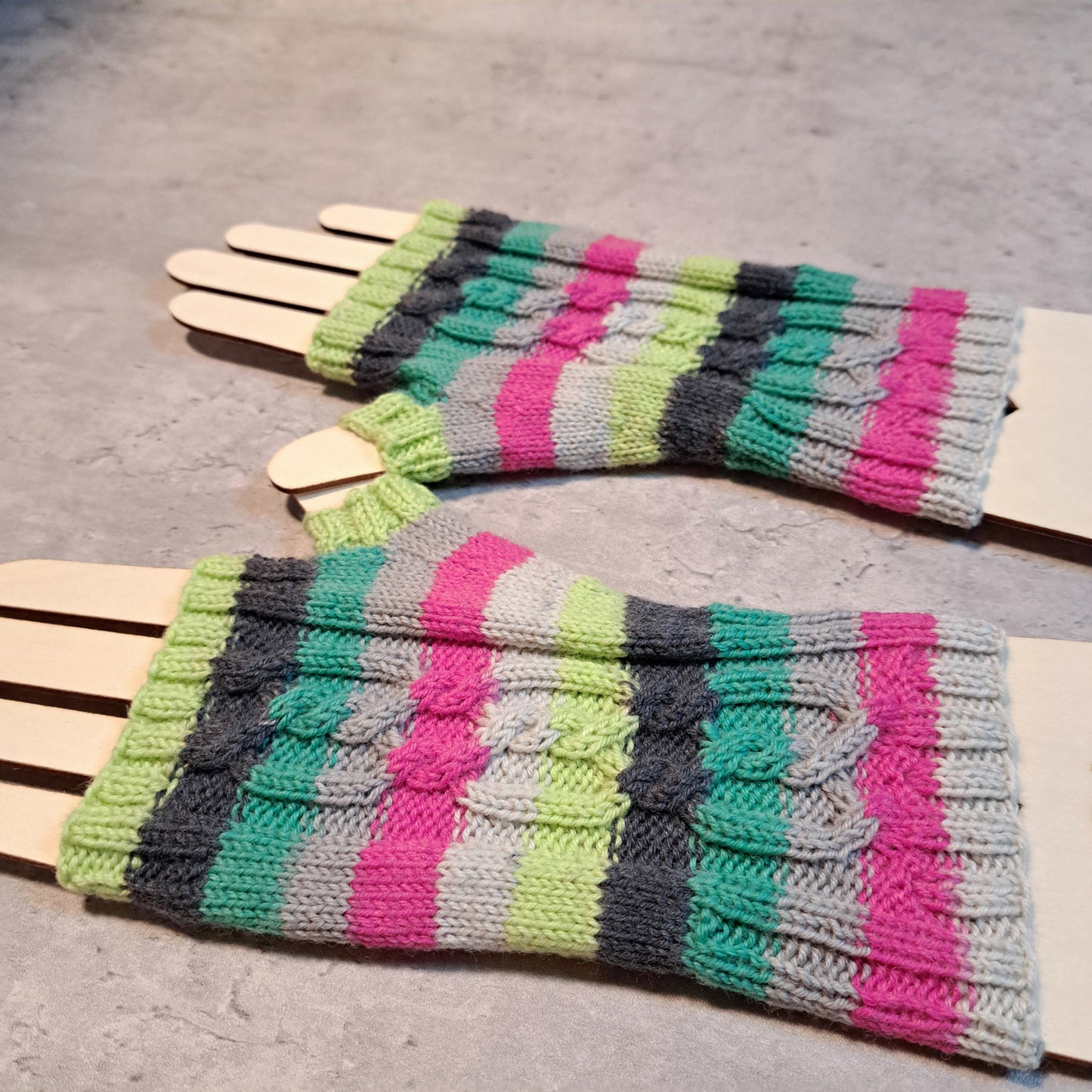 Handknit Fingerless Gloves/Hand Warmers, size medium (23-13)