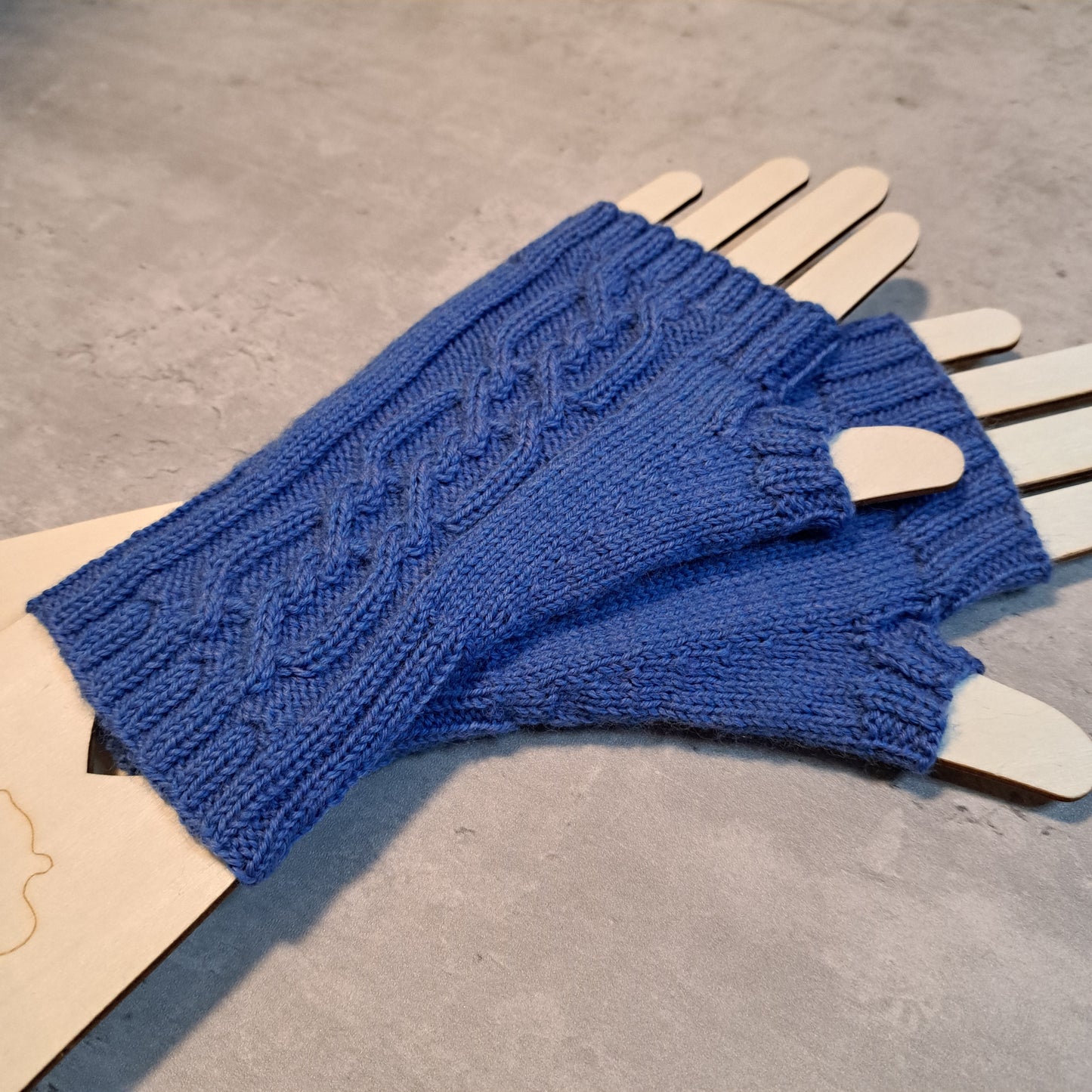 Handknit Fingerless Gloves/Hand Warmers, size medium (23-11)