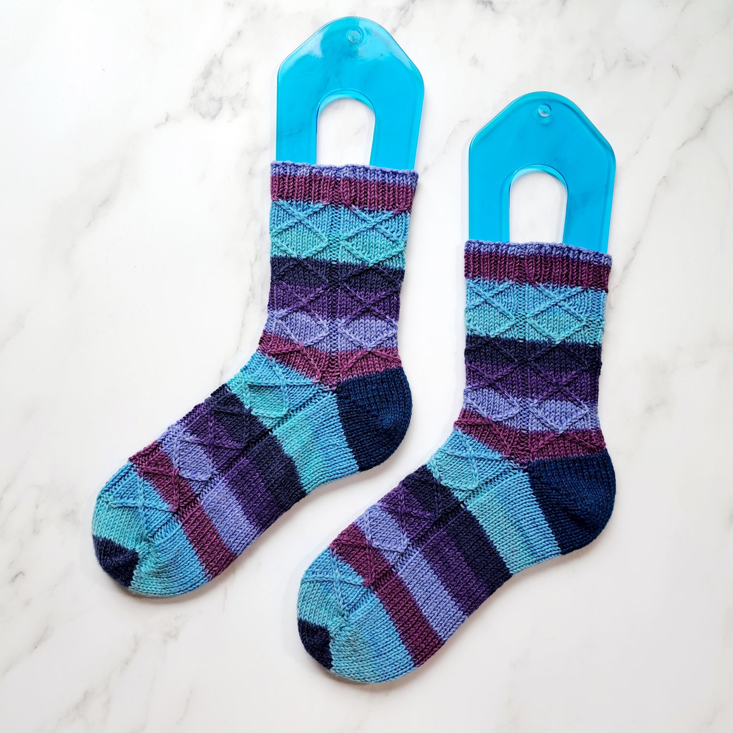 Handknit socks, Women's Sm (US shoe sizes 4-6.5)