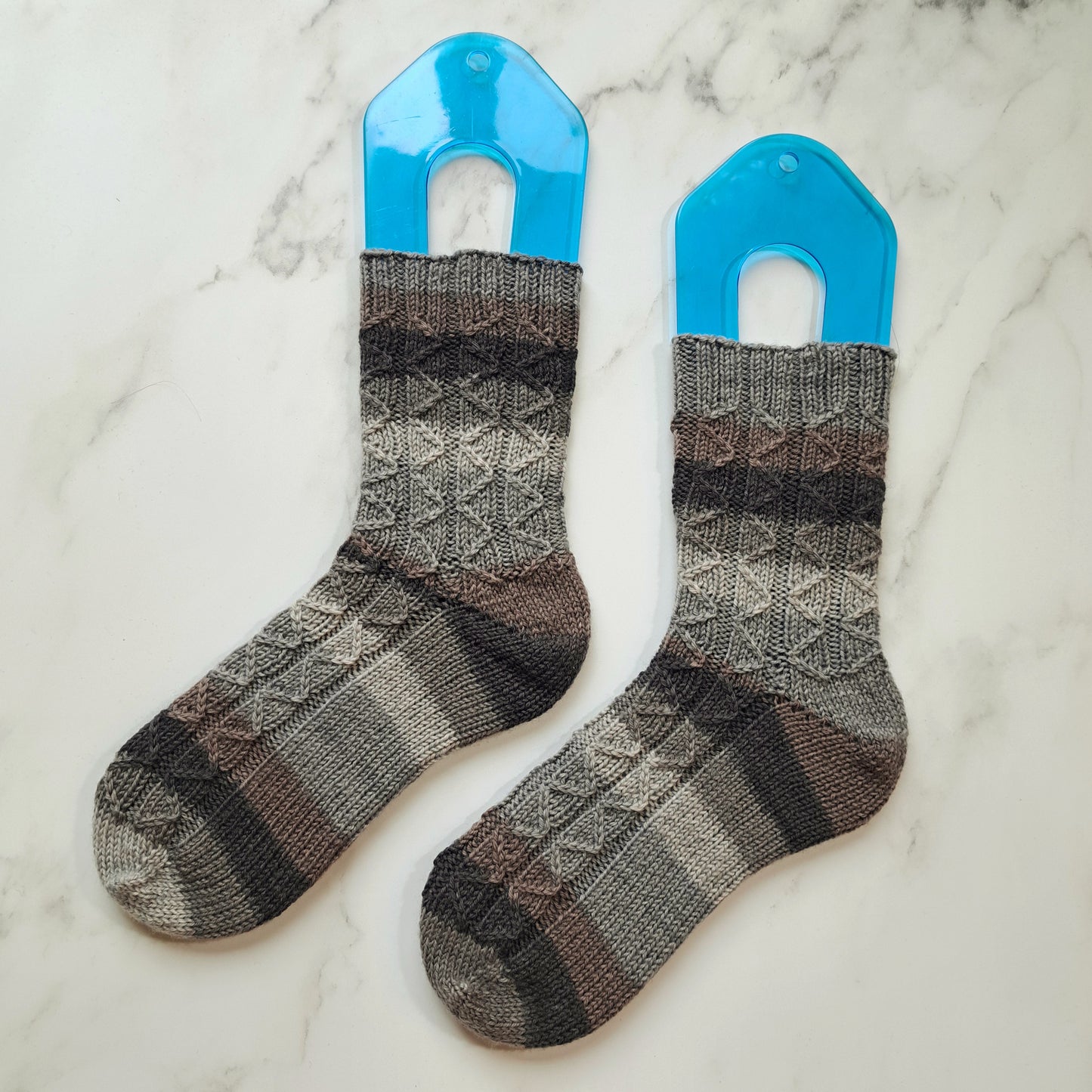 Handknit socks, Women's Sm (US shoe sizes 4-6.5)