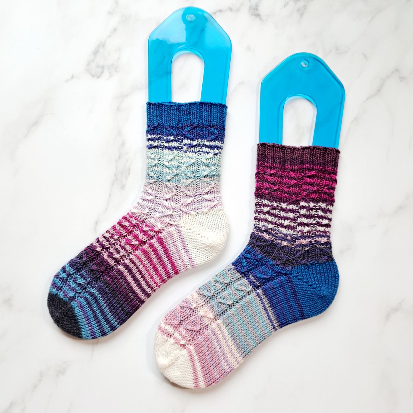 Handknit socks, Women's Sm (US shoe sizes 4-6.5)