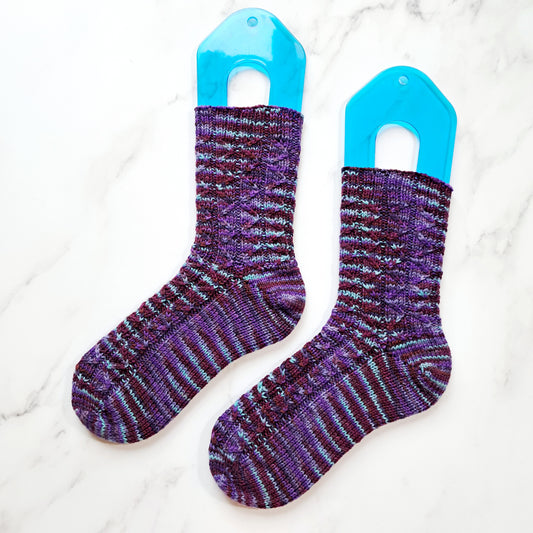 Handknit socks, Women's Sm (US shoe sizes 4-6.5)