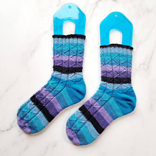 Handknit socks, Women's Sm (US shoe sizes 6-7.5)