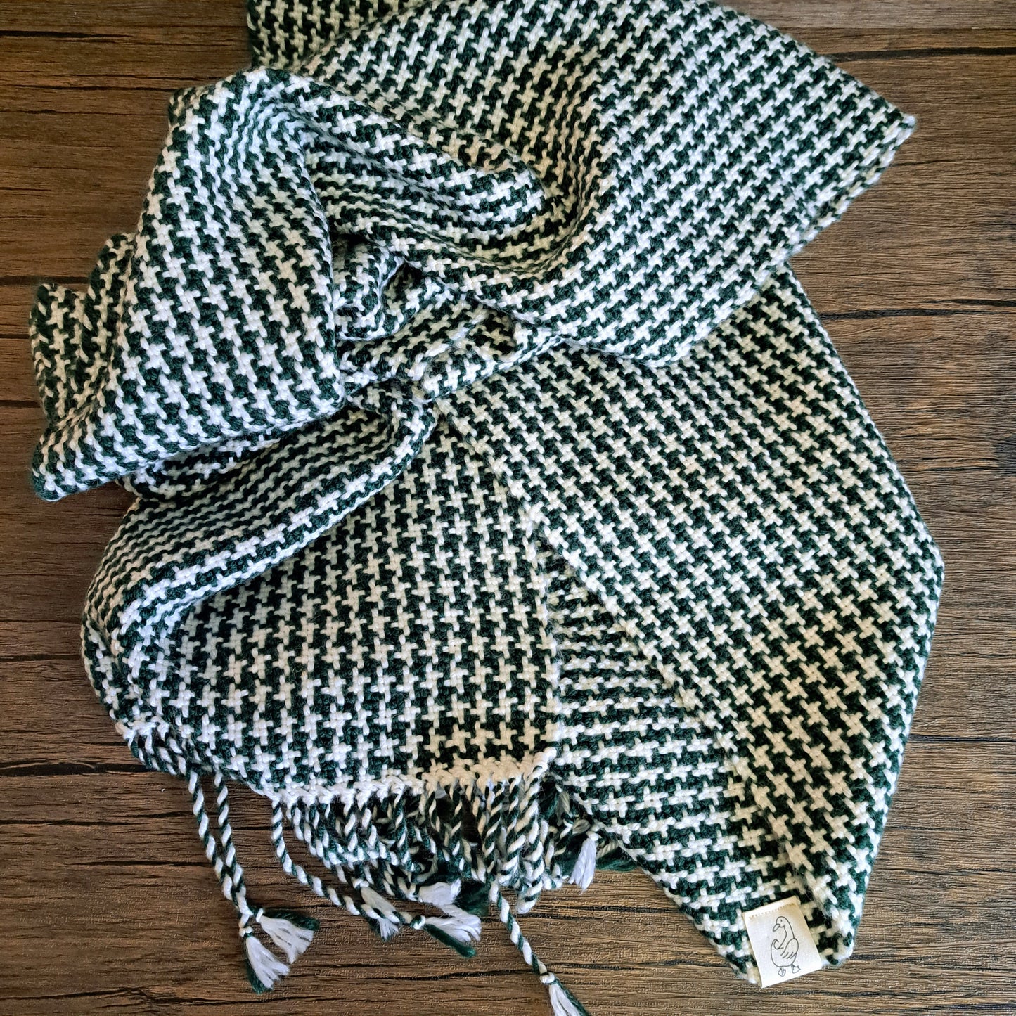 Handwoven Ivy Green and Cream Houndstooth Blanket Scarf