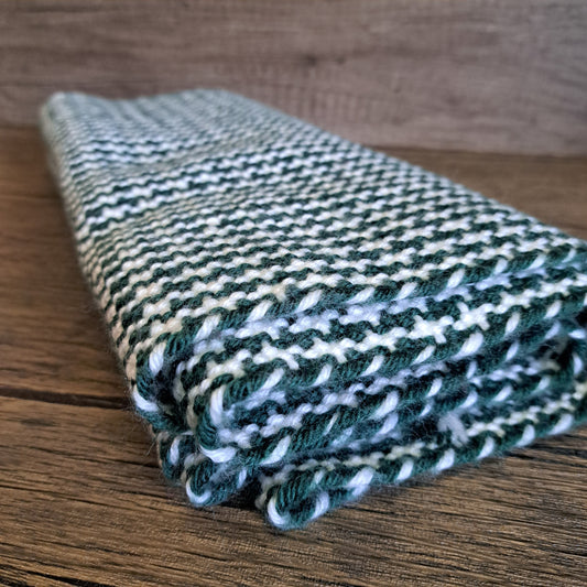 Handwoven Ivy Green and Cream Houndstooth Blanket Scarf